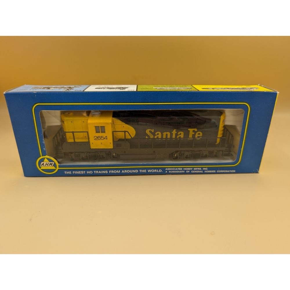 AHM HO Scale GP-18 Santa Fe Locomotive Diesel Blue Yellow Clean Tested Works